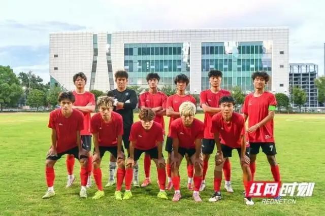 1756652574470030003.jpg 娄底队01.jpg