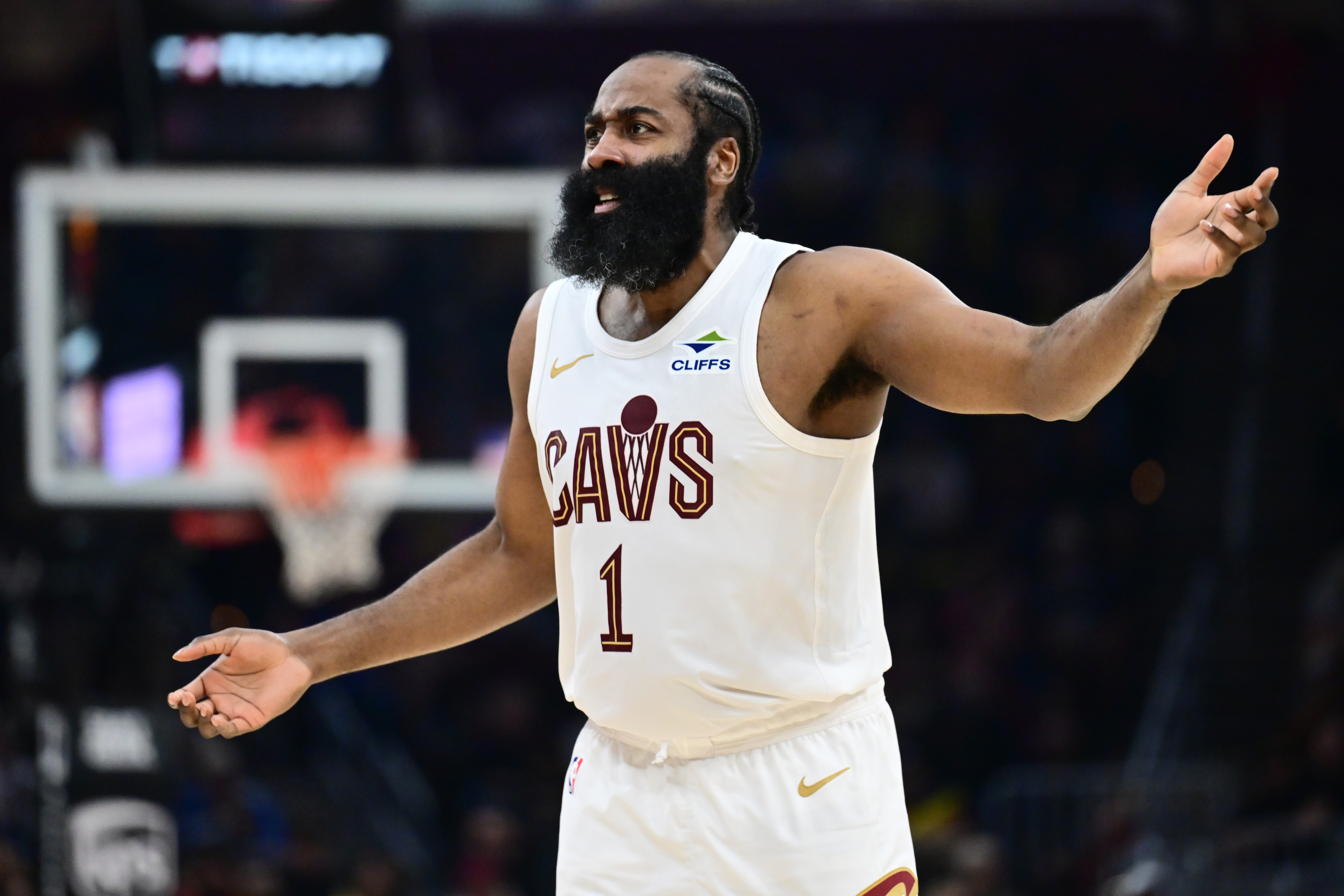 开云娱乐-哈登&amp;米切尔出战！ESPN明日胜率预测：骑士高达61.8% 魔术为38.2%